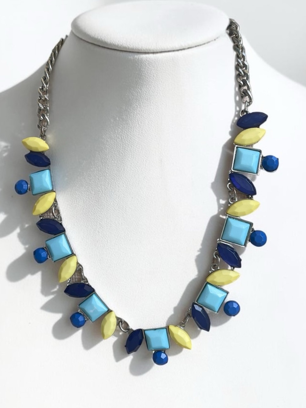 Vintage Tri Color Blue & Yellow Faceted Acrylic Silver Tone Statement Necklace